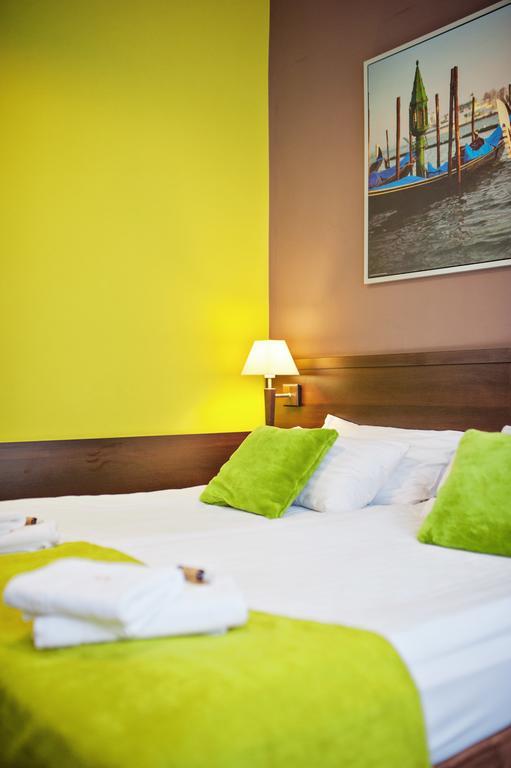 Ttrooms بوزنان المظهر الخارجي الصورة