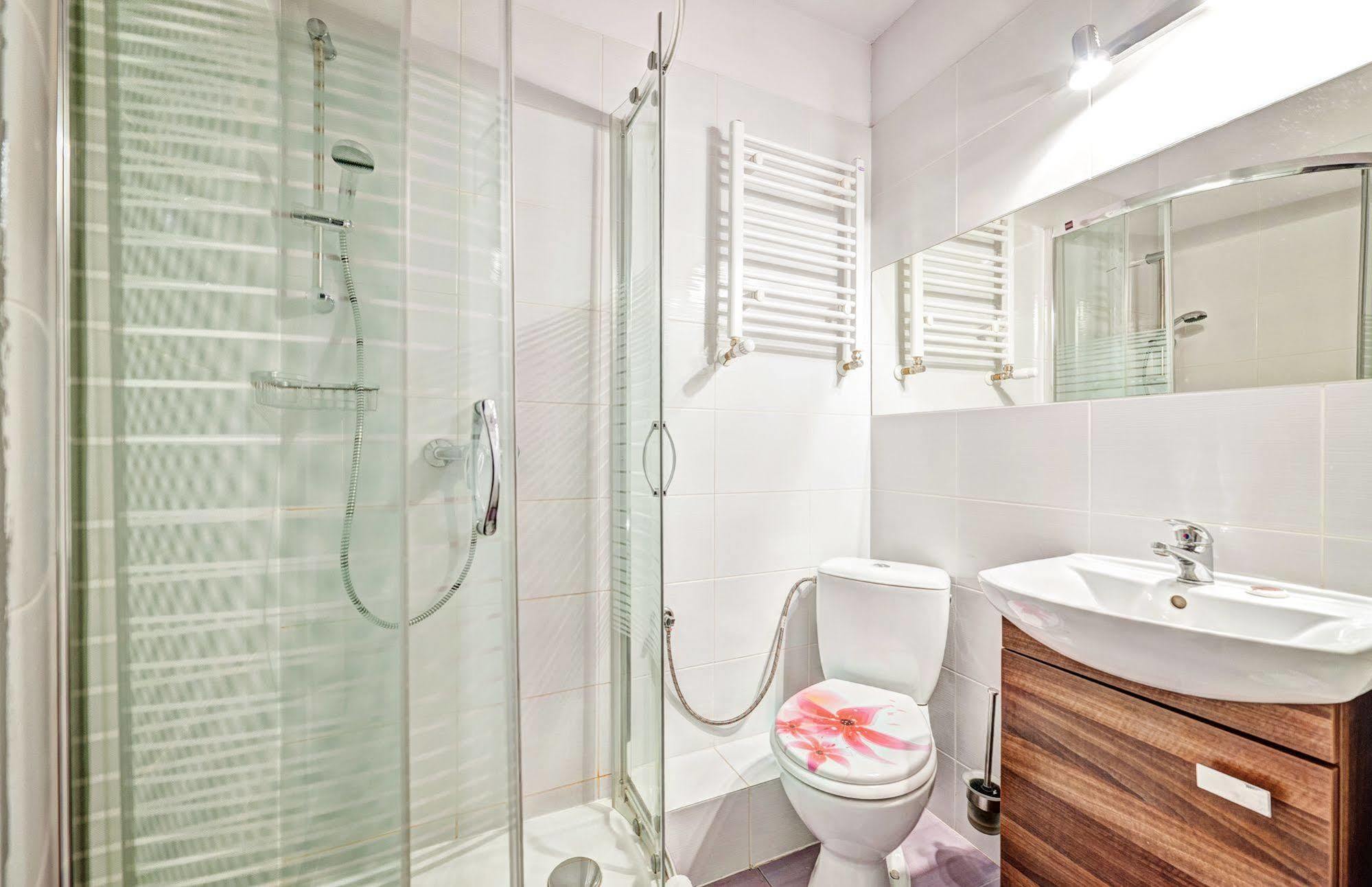 Ttrooms بوزنان المظهر الخارجي الصورة