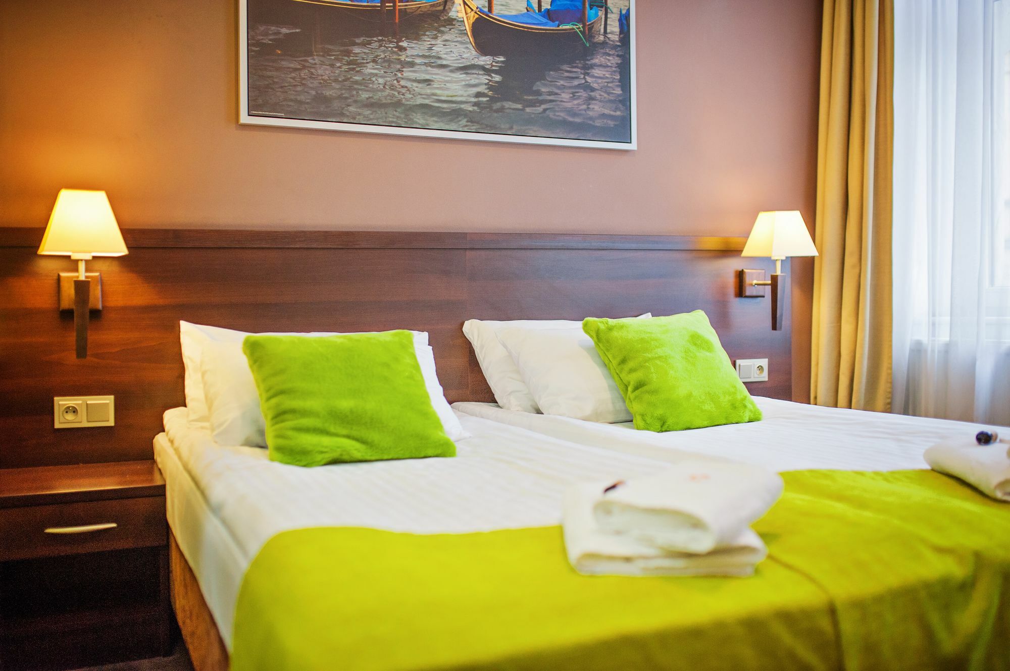 Ttrooms بوزنان المظهر الخارجي الصورة